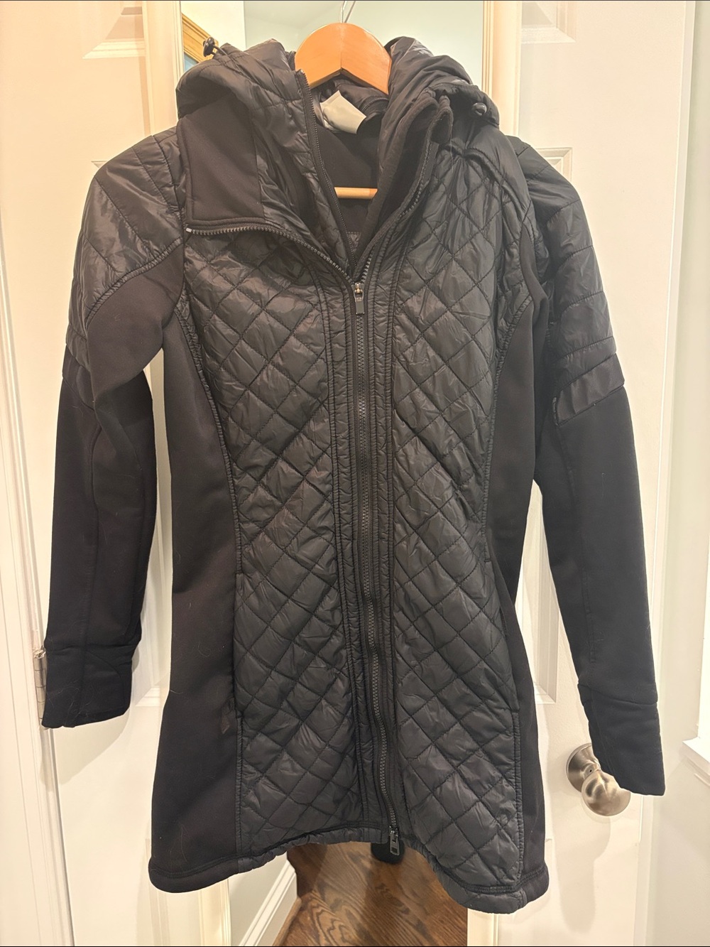 Athleta Hooded Puffer Coat - Black